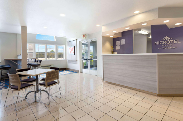 Public Area 2, Microtel Inn & Suites by Wyndham Modesto Ceres, Stanislaus