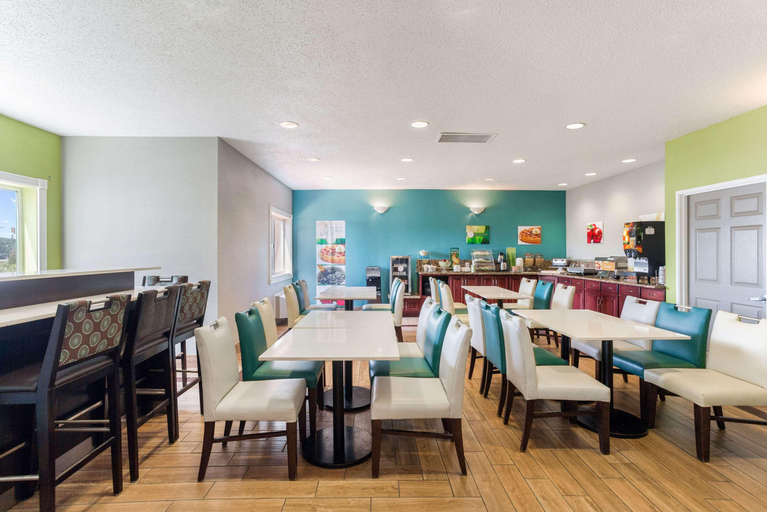 Food & Drinks 5, Quality Inn & Suites, Dubois