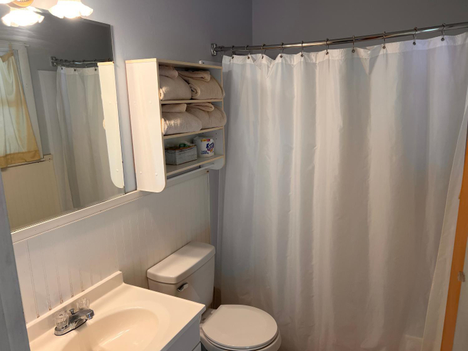 Bathroom 3, Ledge Rock at Whiteface, Essex