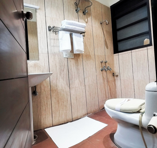 Bedroom 2, The Wind Cross Hotel, Panchkula