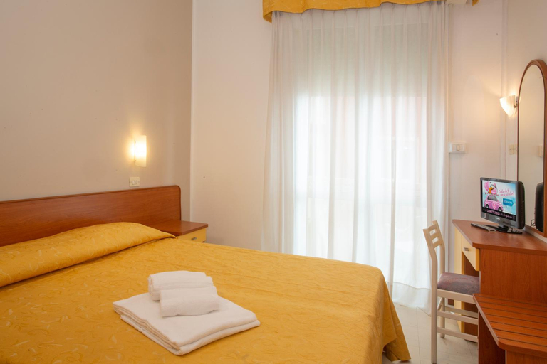 Bedroom 3, Hotel Carnaby, Rimini