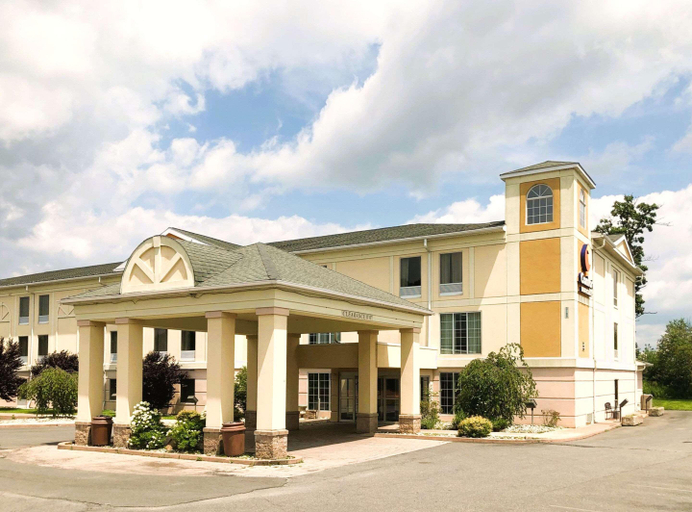 Exterior & Views 2, Comfort Inn & Suites Near Pocono Mountains, Monroe
