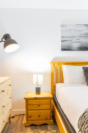 Others 5, Cute and Cozy, Walk to Gondola Ski in Out, Squamish-Lillooet