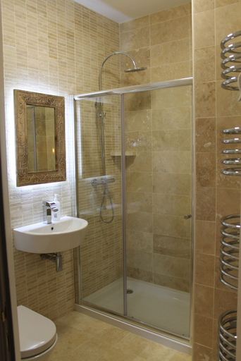 Bathroom 4, The Plough Inn, York