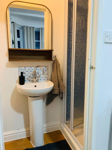 Bathroom 5, Aindale Hotel Blackpool, Blackpool