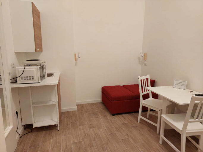 Others 5, Residence e appartamenti Bausan, Napoli