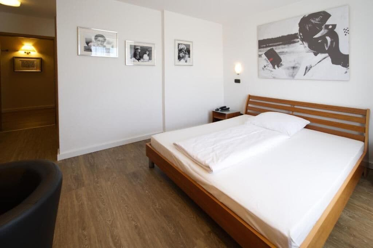 Bedroom 5, Reinhardts Garni Automobilia Hotel, Ludwigsburg