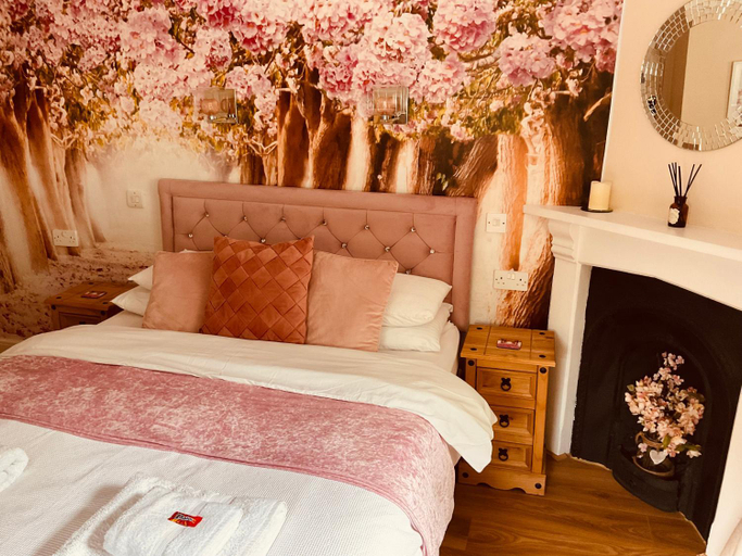 Bedroom 2, All Seasons Bed & Breakfast - Adults Only, North Somerset