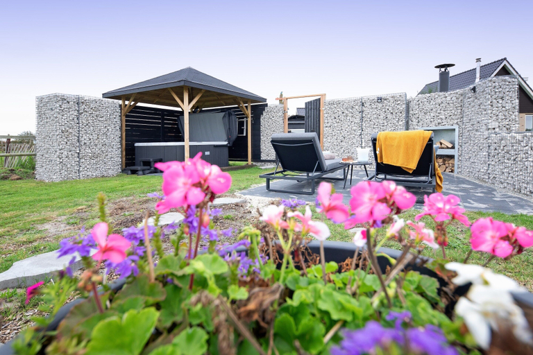 Garden, Holiday Home Near Forest With Wellness Garden, Texel