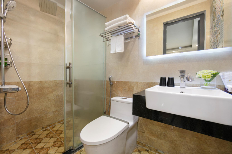 Bathroom 4, La Palm Boutique Hotel, Hoàn Kiếm