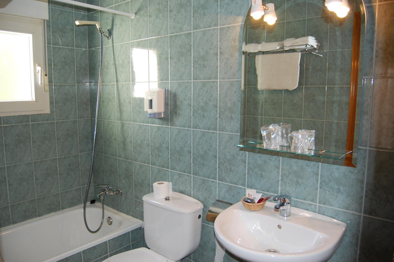 Bathroom 3, Hotel Los Duques, Salamanca