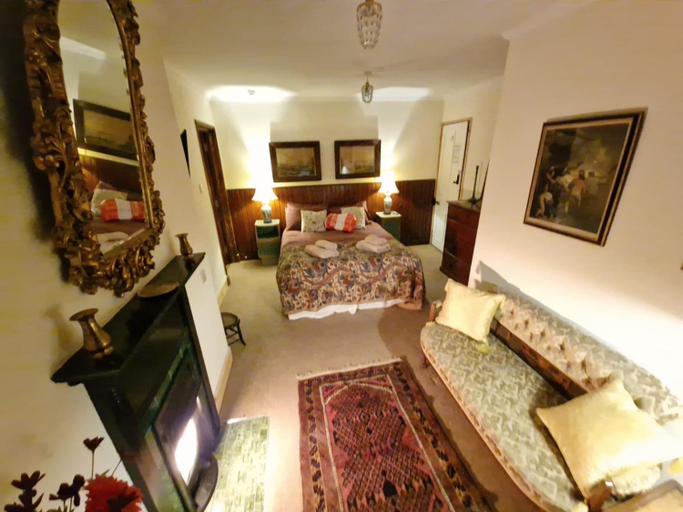 Bedroom 2, Cambus O' May Traditional Highland Hotel, Aberdeenshire