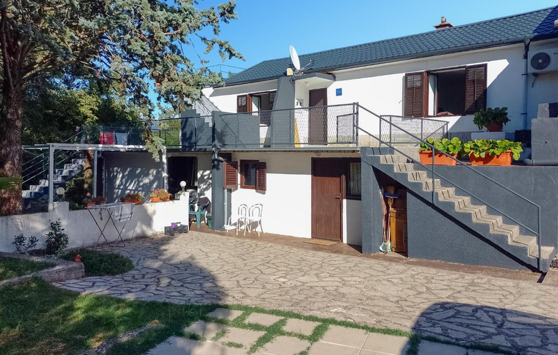 Others 3, Five-Bedroom Holiday Home In Polje, Dobrinj