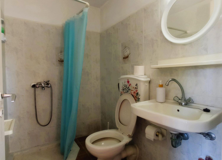 Bathroom 2, Diamanti Molivos Studios & Apartments, North Aegean