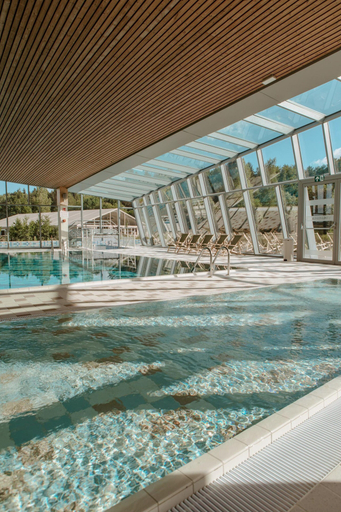 Pool 4, The Brookside Escape, Hainaut