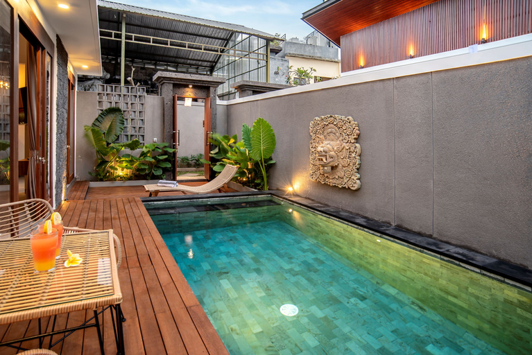 Swimming Pool 18