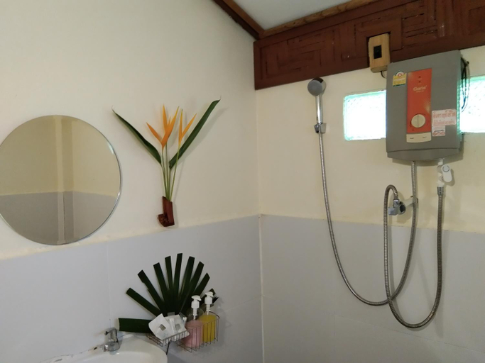 Bathroom 3, Khao Sok River & Jungle Resort, Phanom