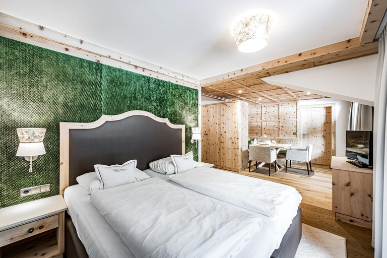 Bedroom 2, Vierjahreszeiten, Schwaz