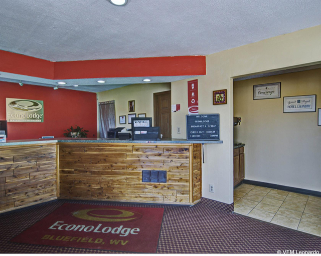 Public Area 2, Econo Lodge Near Bluefield College, Mercer