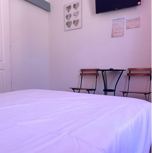 Bedroom 3, Hôtel Le Carnon, Hérault