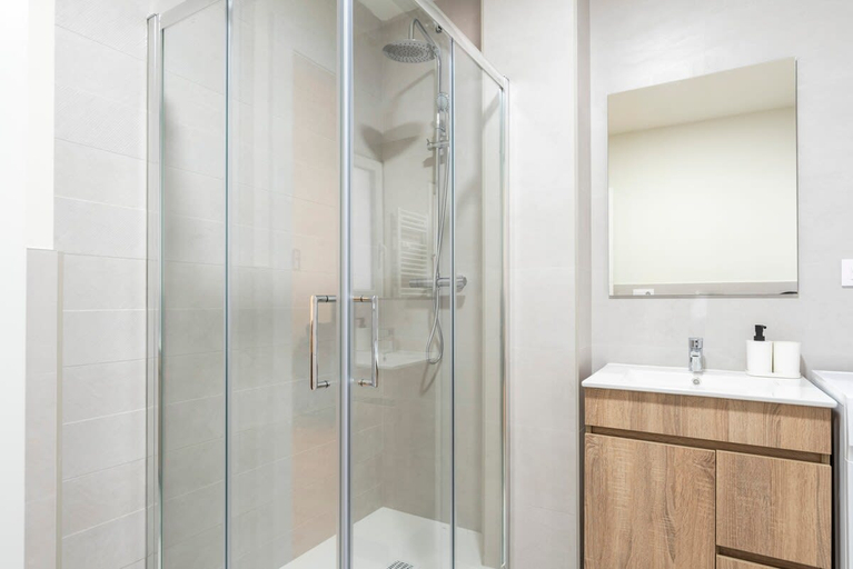 Bathroom 2, Casa junto a la Catedral, Cantabria