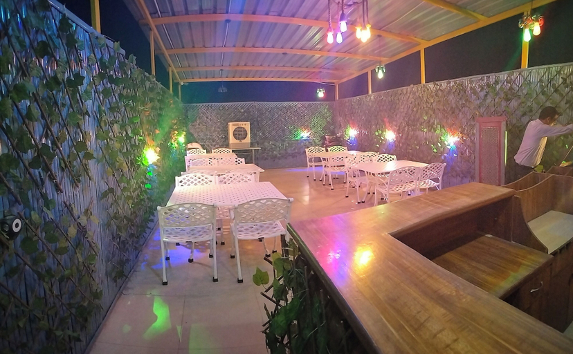 Food & Drinks 4, Modest Rooms by LIBRA, Sahibzada Ajit Singh Nagar