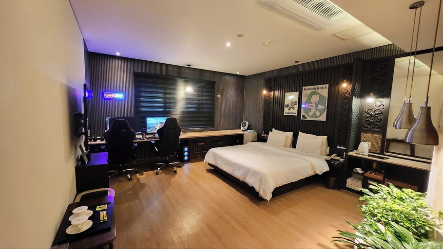 Bedroom 4, Polo Hotel, Namdong