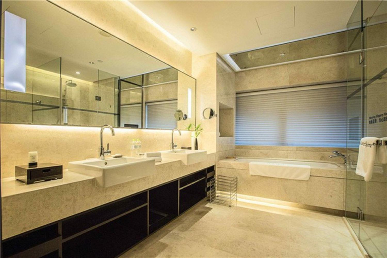 Bathroom 5, Howard Johnson By Wyndham Ifc Plaza Ningbo, Ningbo