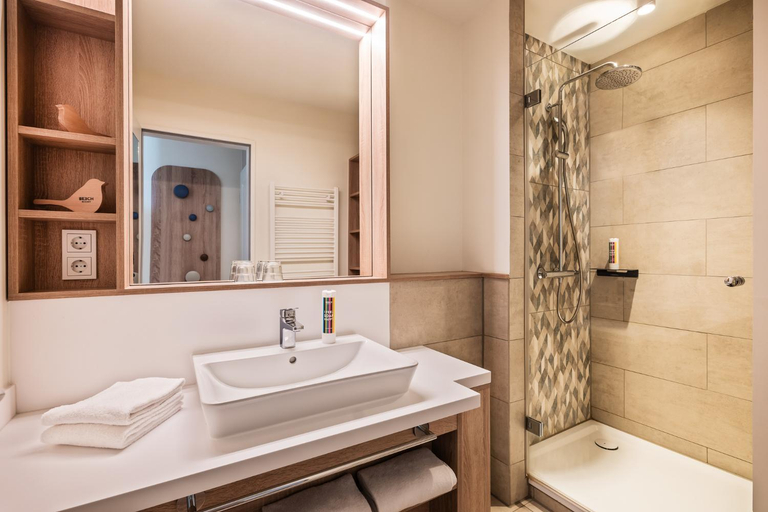 Bathroom 5, BEECH Resort Boltenhagen, Nordwestmecklenburg