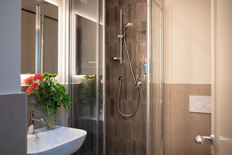Bathroom 4, Serristori Palace Residence, Florence