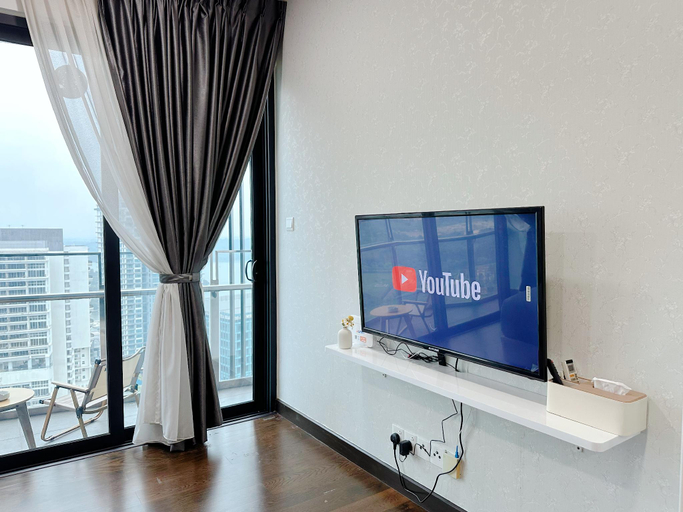 Others 5, Almas Suites, Puteri Habour Netflix, Free Snack, Johor Bahru