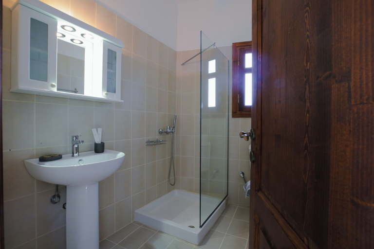 Bathroom 3, AURORA-INN, Thessaly