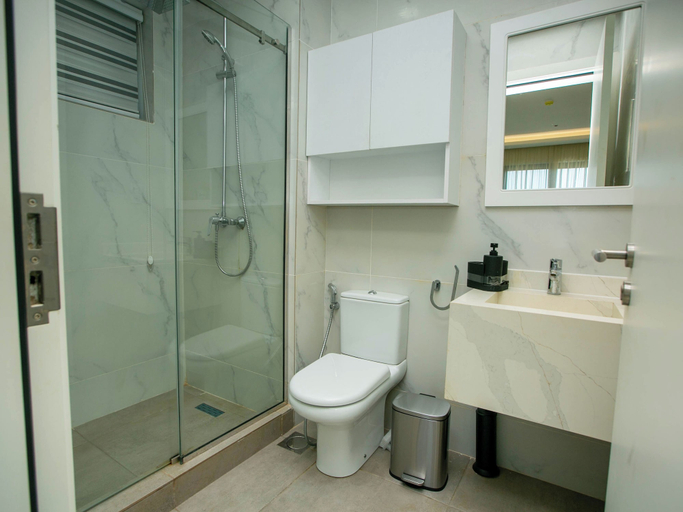 Bathroom 2, Citrine Court, Accra
