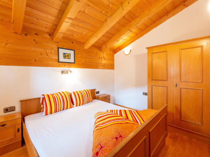 Bedroom 2, Chalet in Gattererberg near Ski Slopes, Schwaz
