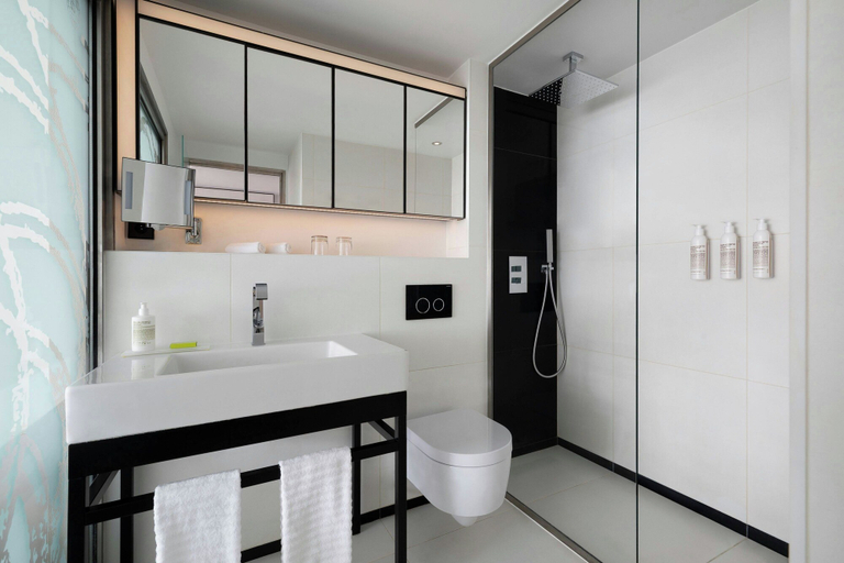 Bathroom 5, Le Meridien Beach Plaza, Monaco