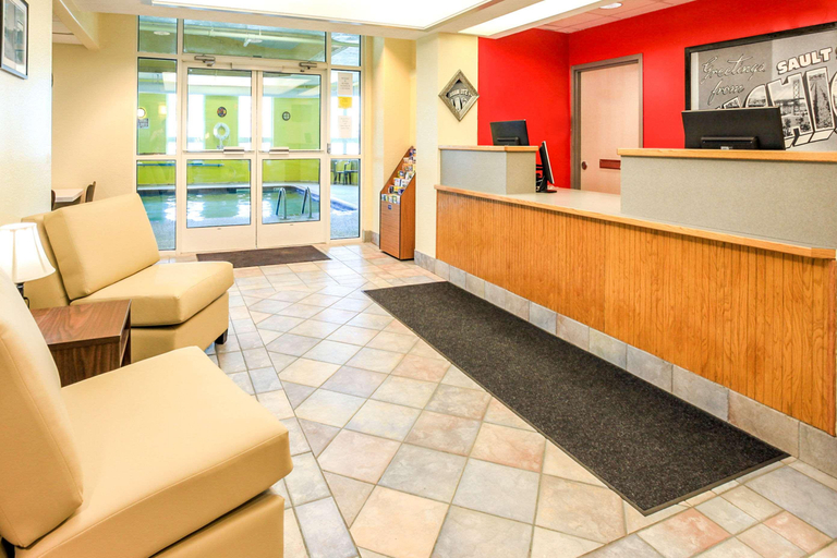 Public Area, Super 8 by Wyndham Sault Ste. Marie, Chippewa