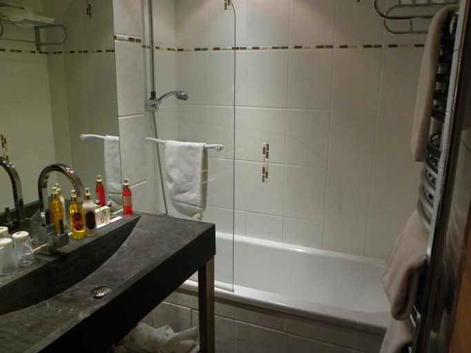 Bathroom 3, Hotel Carlina, Haute-Savoie
