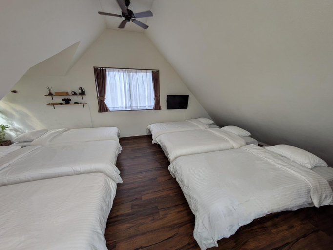 Bedroom 2, Cinema Resorts 3, Motobu