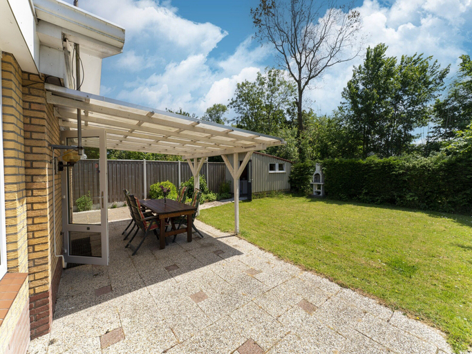 Garden, Holiday Home in Baarland With Garden, Borsele