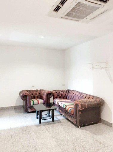 Others 4, Mitr INN Sukhumvit 2 - BTS Nana, Khlong Toey