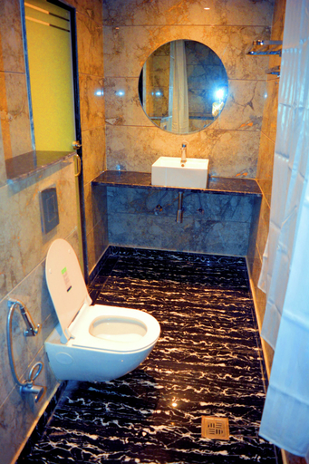 Bathroom 3, Hotel Delhi Empire dx, Delhi