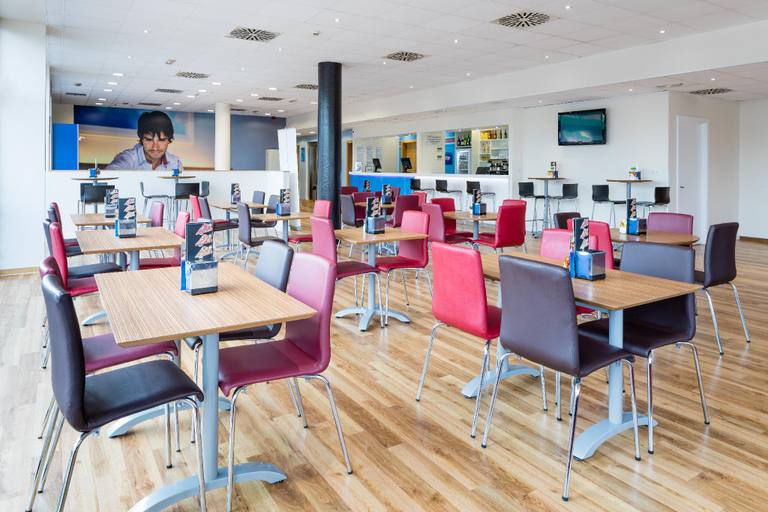 Food & Drinks 5, Travelodge Barcelona Fira, Barcelona