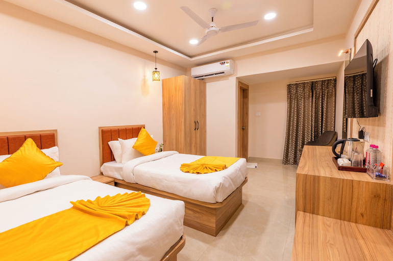Bedroom 3, Hotel Silver Stone, Varanasi
