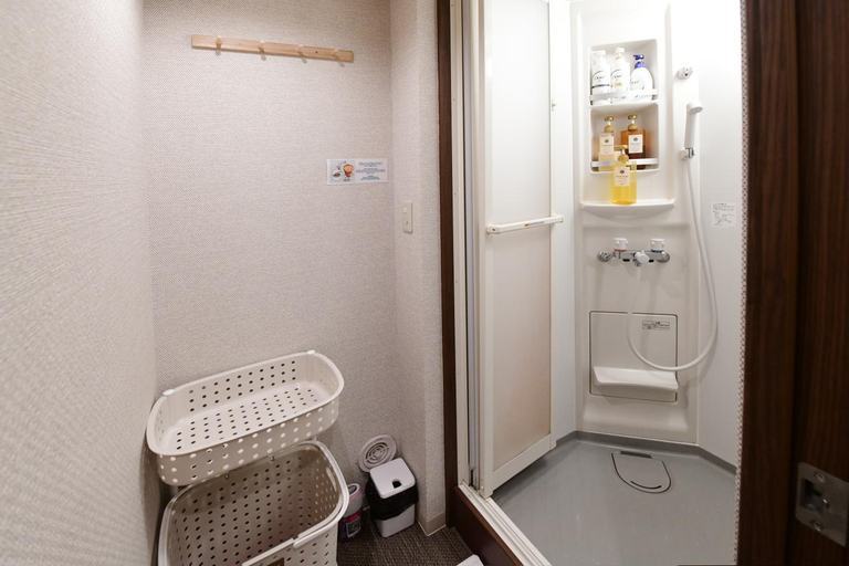 Bathroom 13