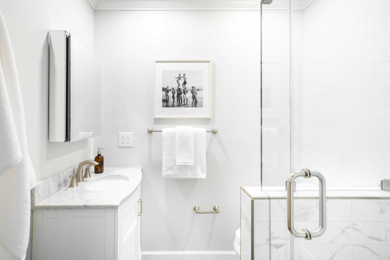 Bathroom 3, Sea Pine by Avantstay Private Modern Home Surrounded in Lush Greenery Close to Beach, Beaufort