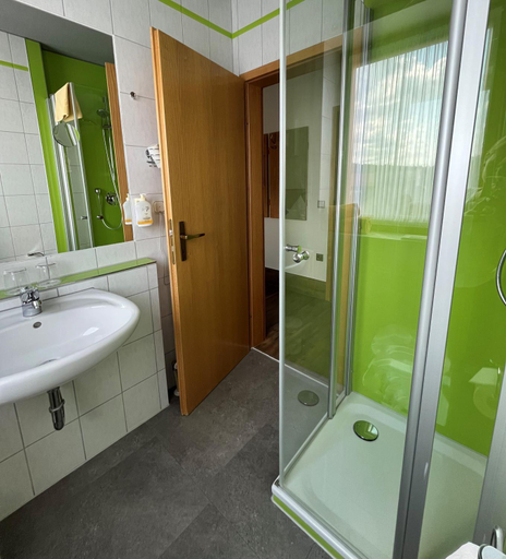Bathroom 2, Hotel Gasthof am Schloß, Neumarkt in der Oberpfalz