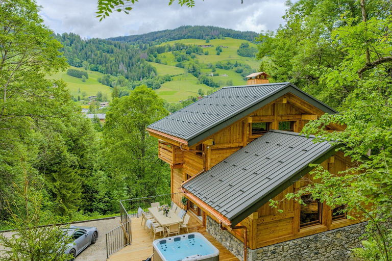 Exterior & Views