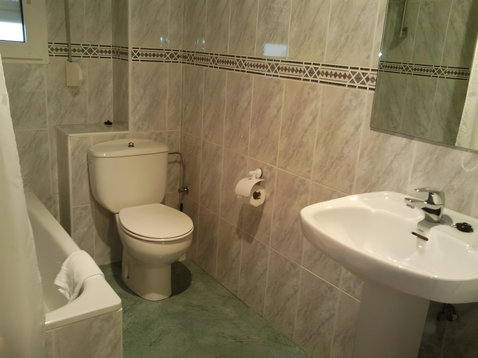 Bathroom 3, Hotel Matalenas, Cantabria