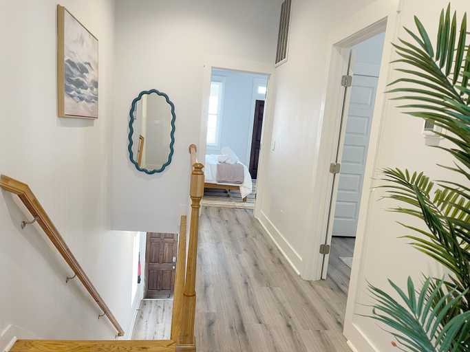 Others 5, Stylish 1900s Renovated Apartments, Chatham