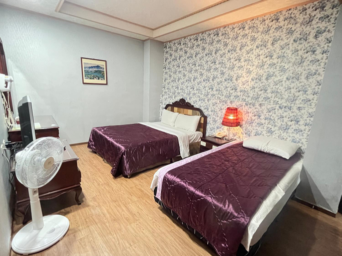 Bedroom 3, Garden Business Hotel, Changhua
